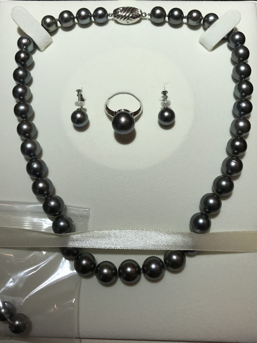 お母さん、娘さんお二人用に、タヒチ黒真珠チョーカーネック＆リング 