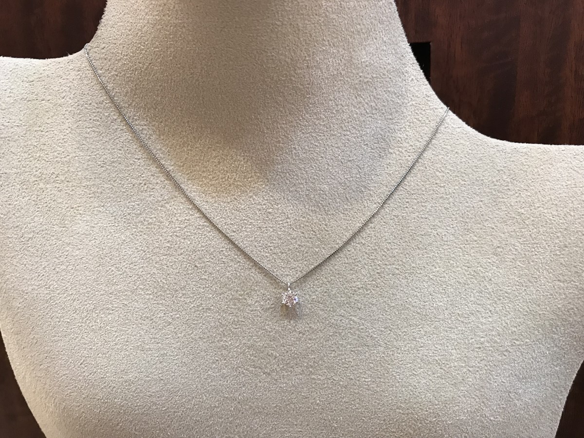 娘さんの19歳の誕生日プレゼント パパから娘へ 前厄厄除けとしてダイヤモンドプチネックレスを贈ります ジュエルミキオーナーブログ