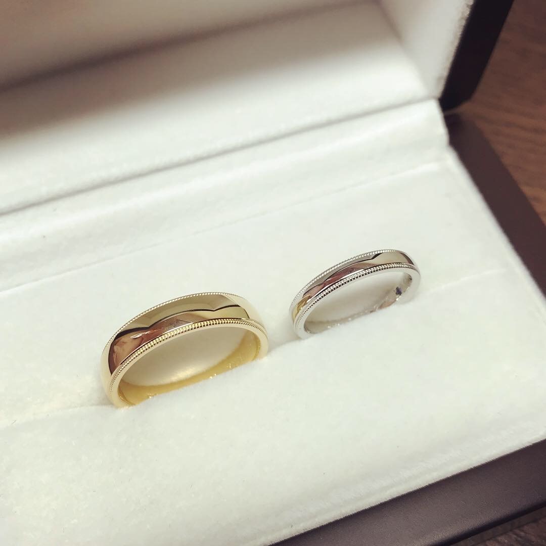 K18(18金)ゴールドで幅広の結婚指輪なら、丈夫で耐久性抜群の鍛造製法の指輪がオススメです！ – ジュエルミキオーナーブログ